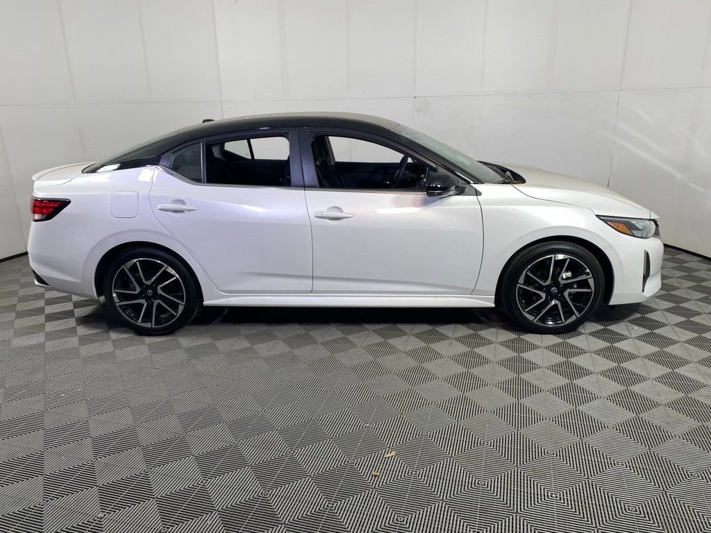 New 2025 Nissan Sentra SR image 8