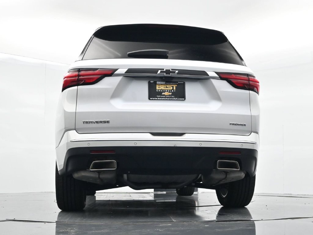 Used 2023 Chevrolet Traverse Premier FWD image 32