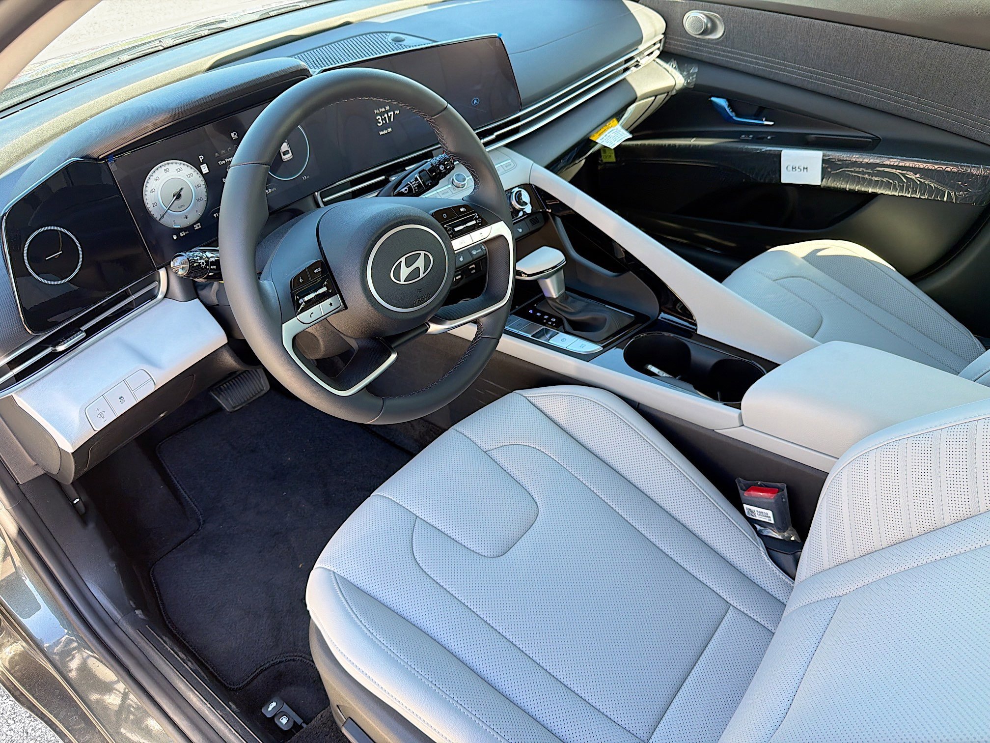 New 2026 Hyundai Elantra Limited image 25