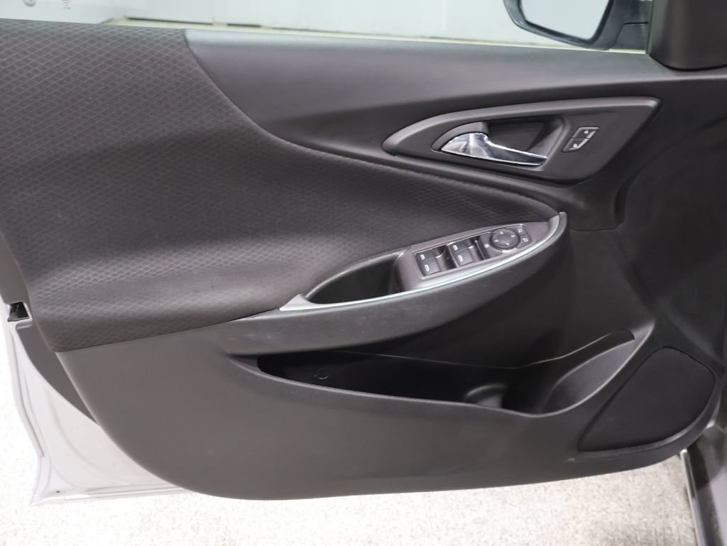 Used 2021 Chevrolet Malibu LS FWD image 12