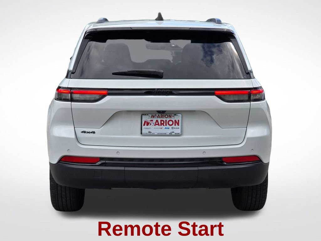 Used 2024 Jeep Grand Cherokee Altitude AWD/4WD image 17