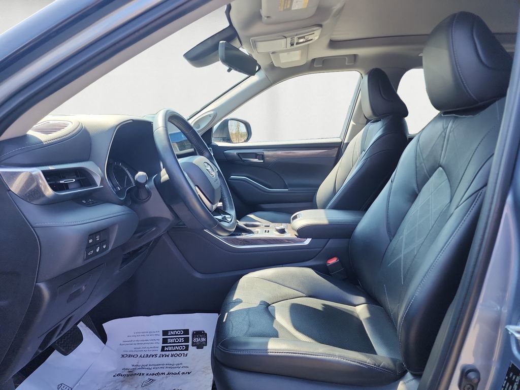 Used 2022 Toyota Highlander Platinum image 9