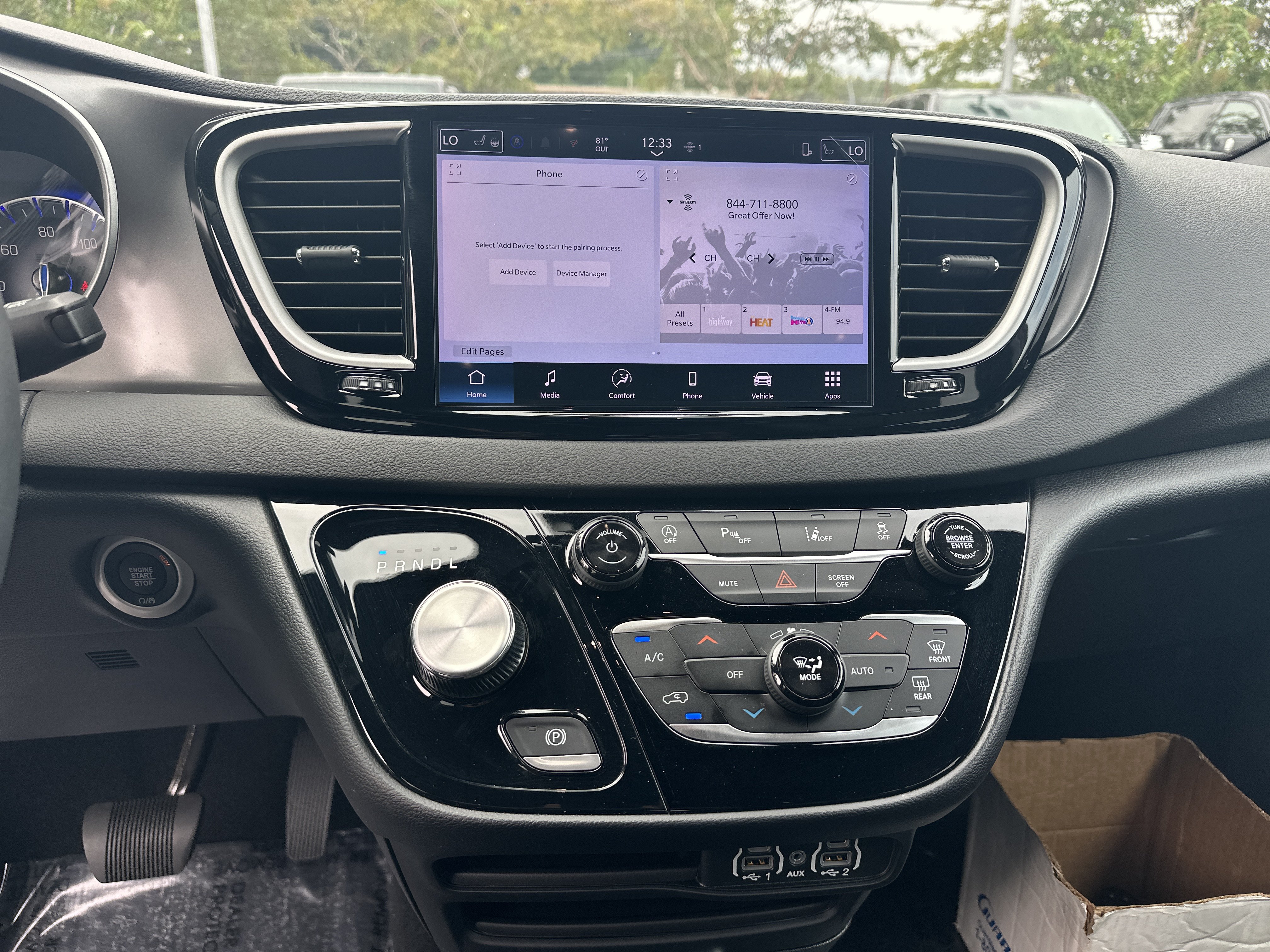 Used 2025 Chrysler Voyager LX FWD image 30