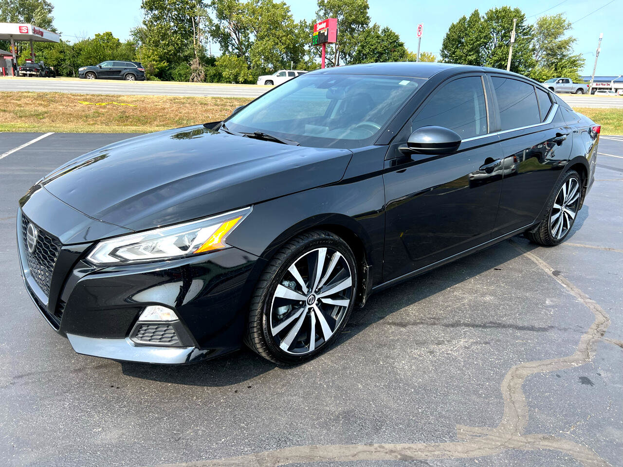 Used 2022 Nissan Altima 2.5 SR image 2