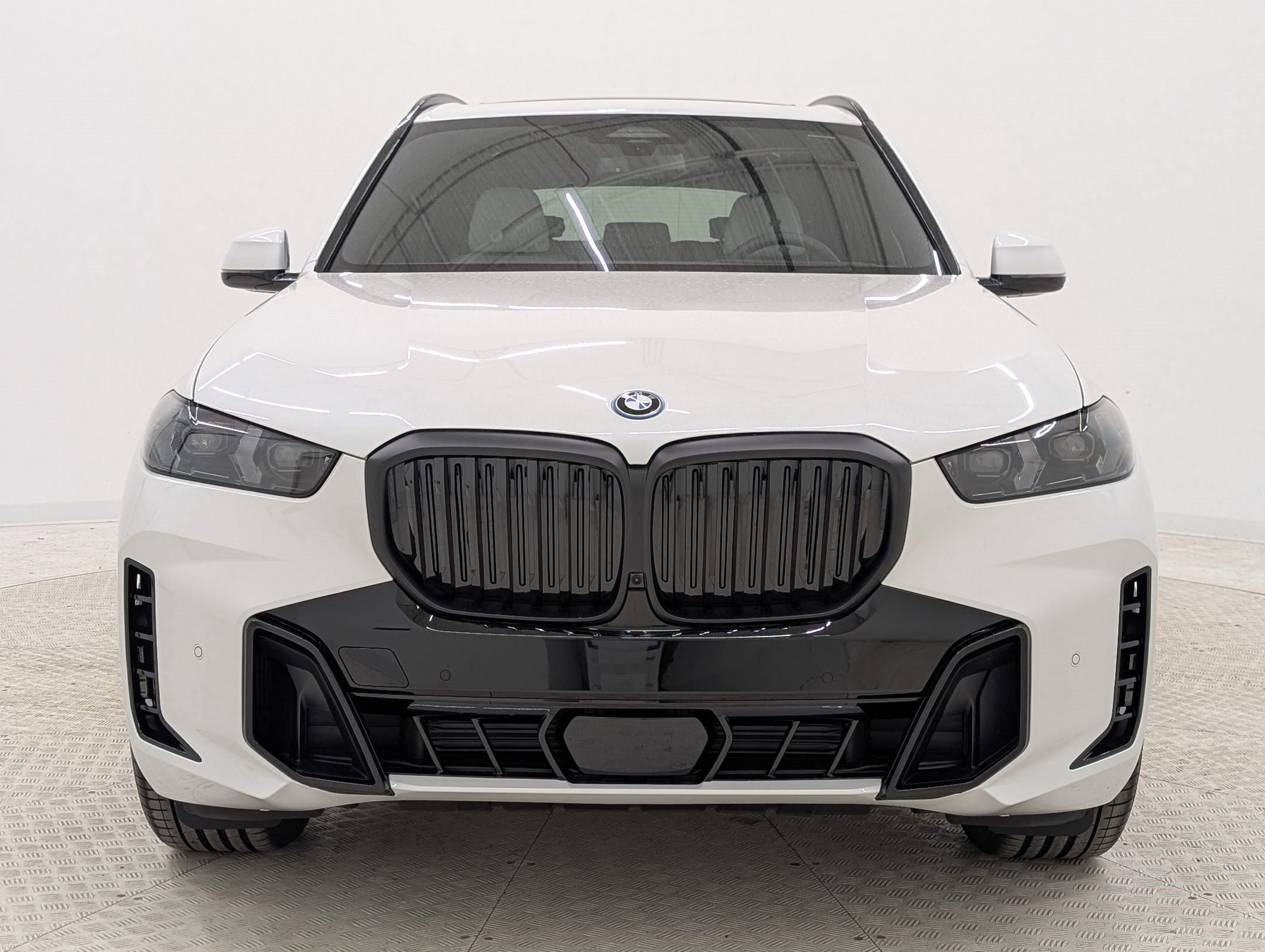 New 2026 BMW X5 xDrive50e w/ M Sport Package AWD/4WD image 6