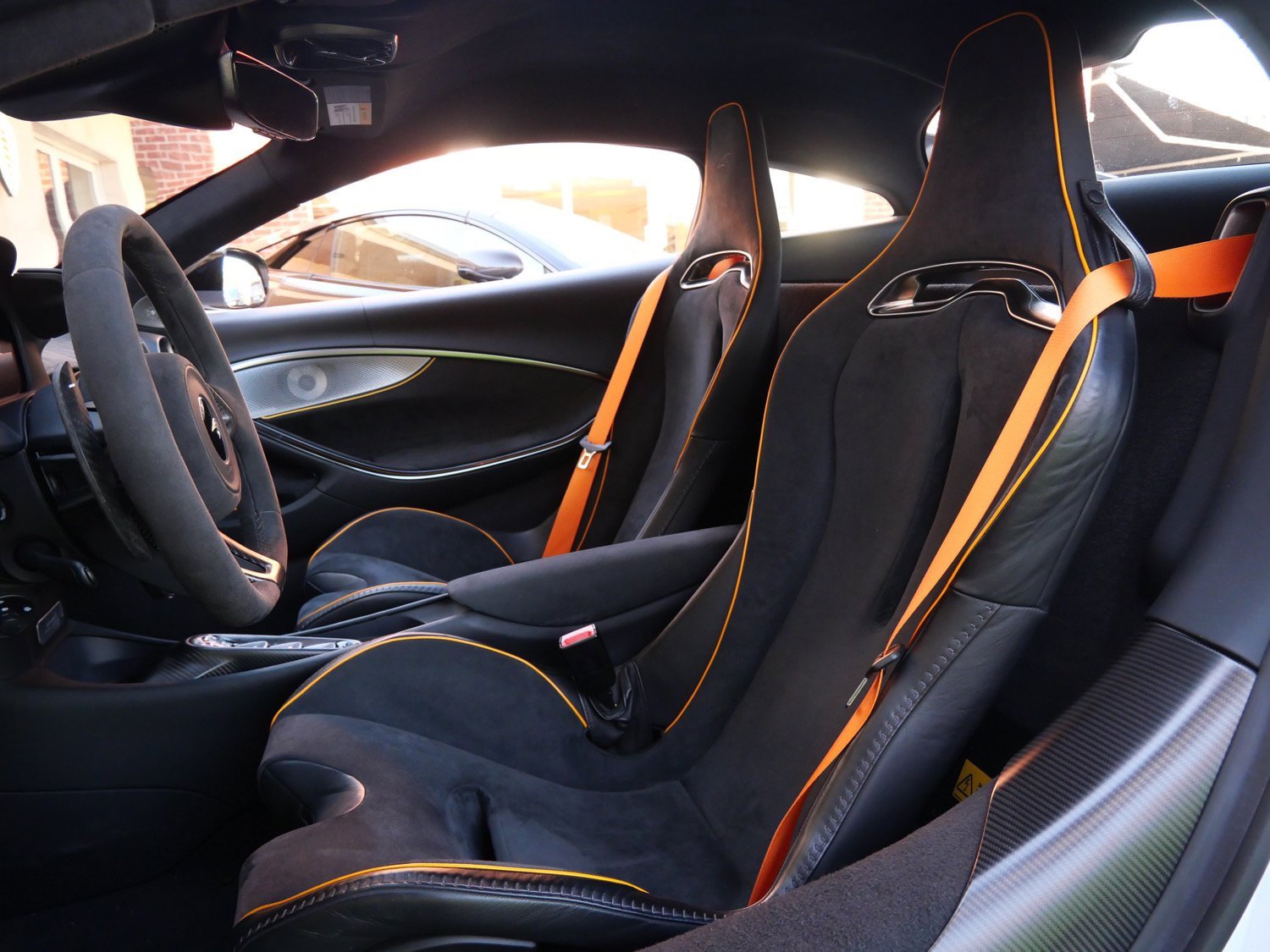 Used 2023 McLaren Artura image 21