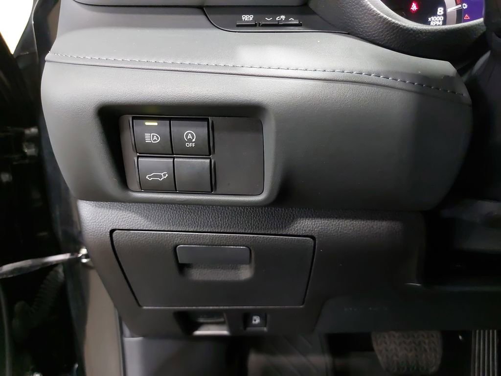 Used 2023 Toyota Highlander LE AWD/4WD image 27