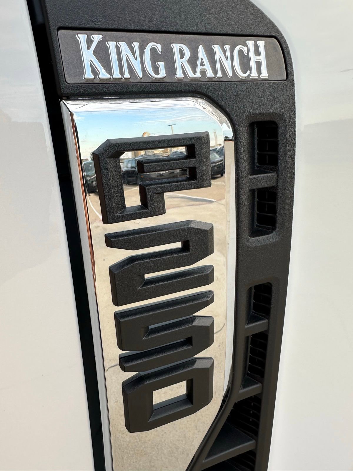 New 2026 Ford F250 King Ranch w/ FX4 Off-Road Package image 6