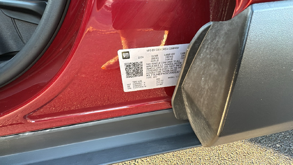 Used 2025 Chevrolet Trax LT FWD image 32