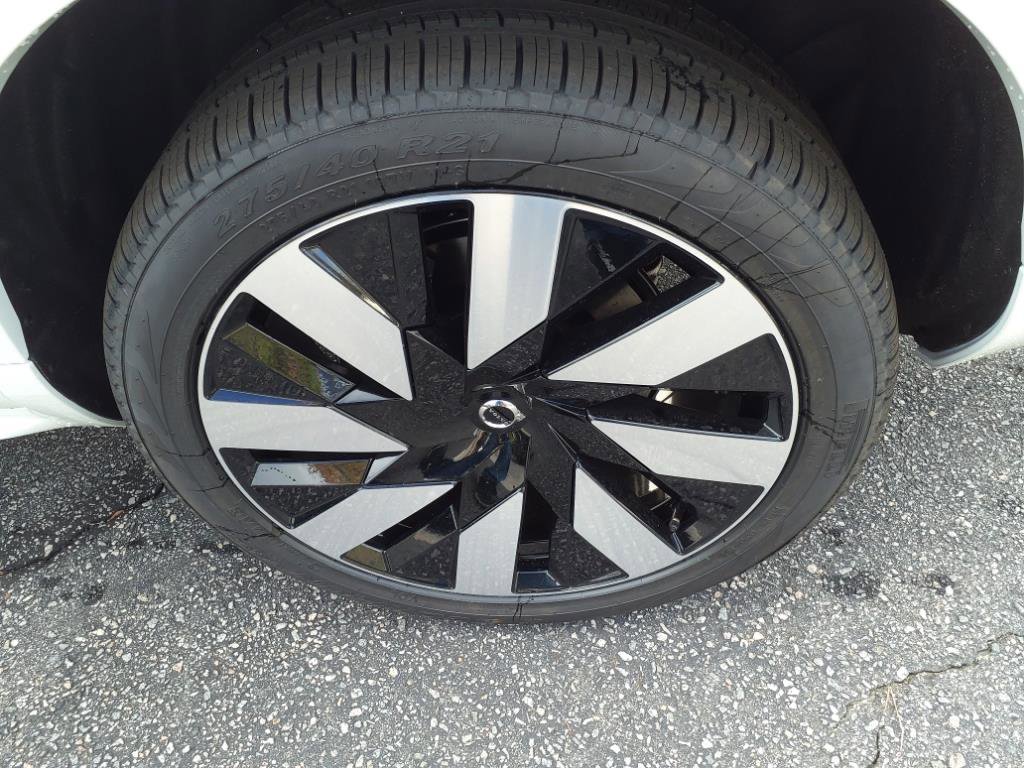 New 2025 Volvo XC90 T8 Plus w/ Protection Package Premier image 11