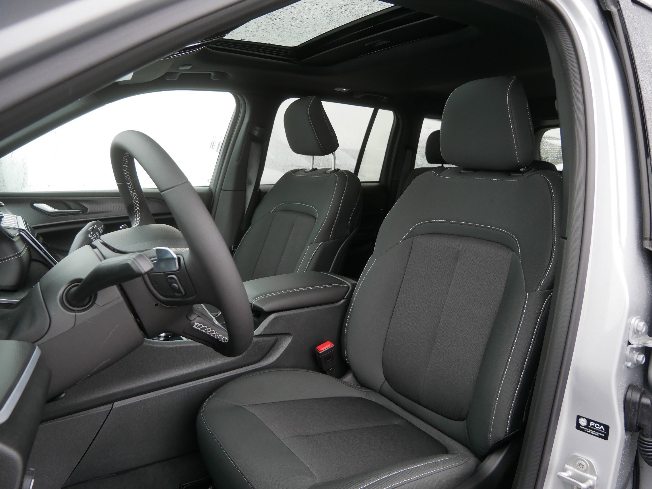 New 2025 Jeep Grand Cherokee Laredo X w/ Luxury Tech Group I image 5