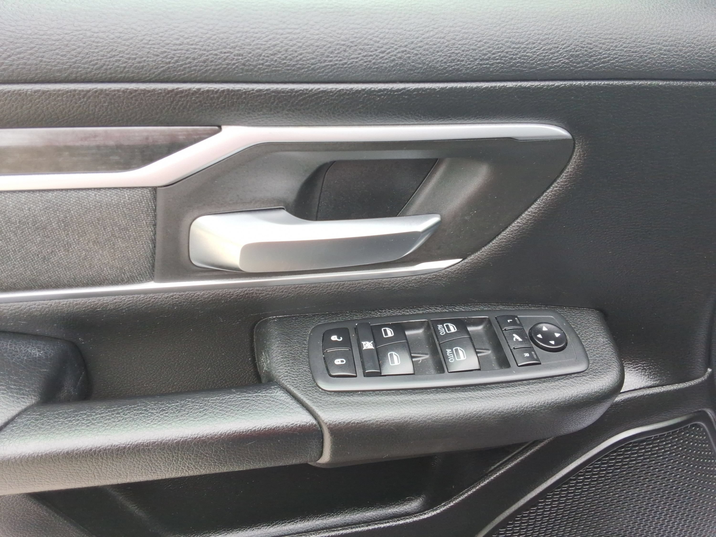 Used 2020 RAM 1500 Big Horn AWD/4WD image 35