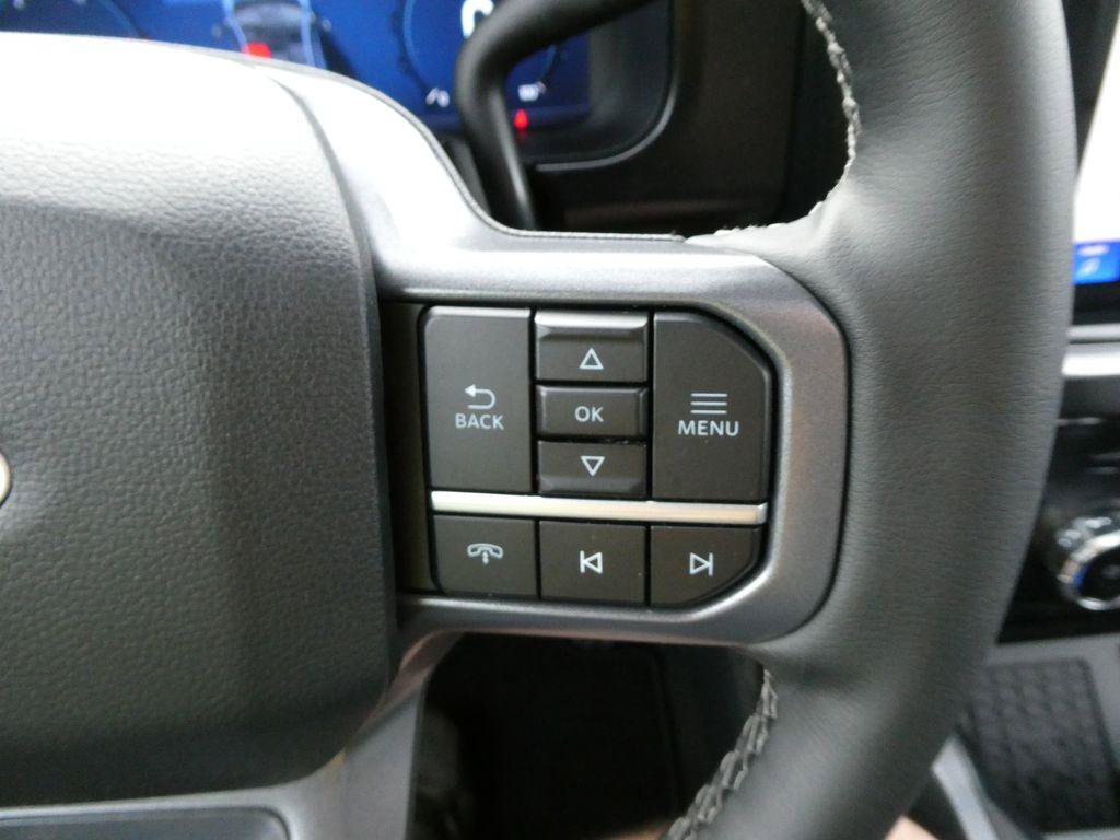 New 2026 Ford F250 Lariat w/ Black Appearance Package AWD/4WD image 24