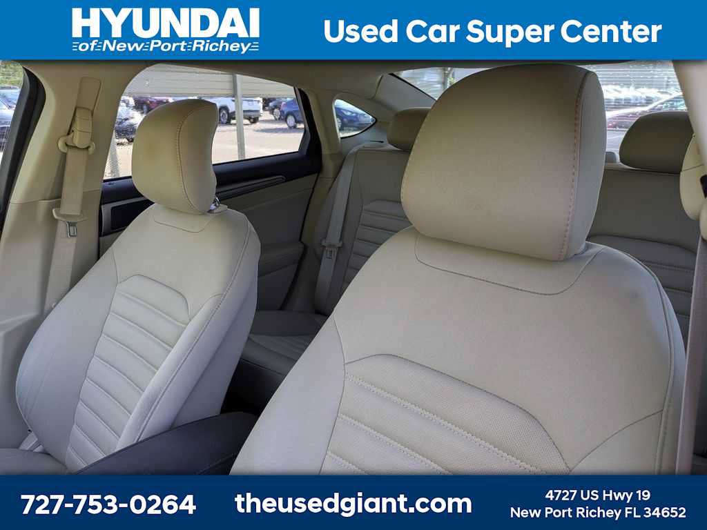 Used 2014 Ford Fusion SE FWD image 7