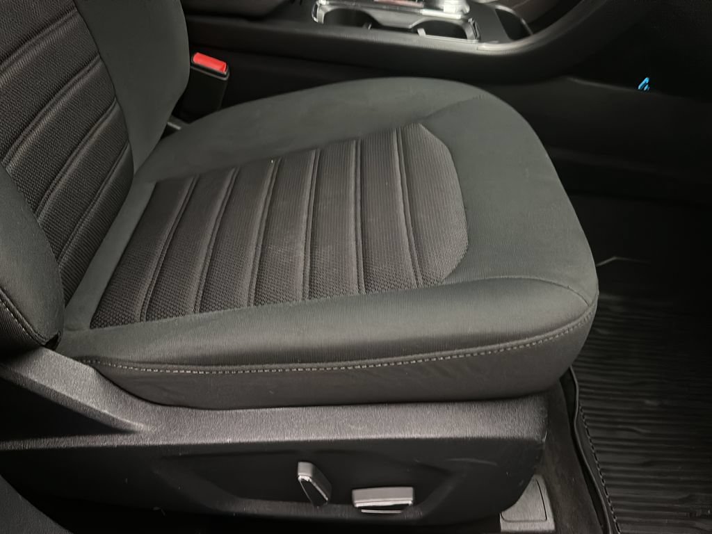 Used 2020 Ford Fusion SE AWD/4WD image 17