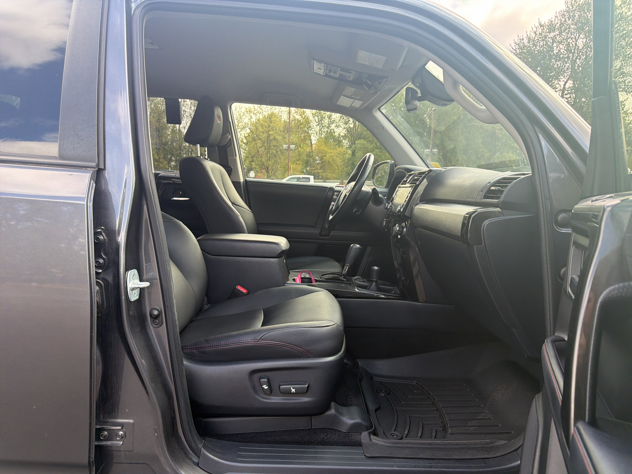 Used 2020 Toyota 4Runner Venture AWD/4WD image 22