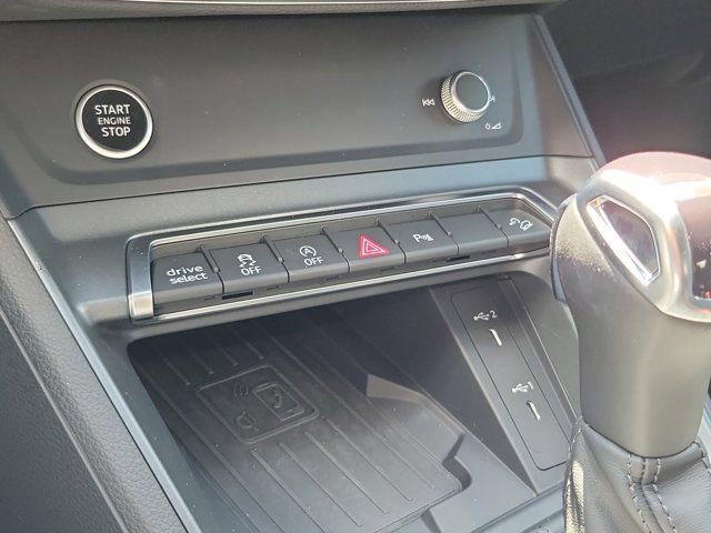 Certified 2025 Audi Q3 2.0T Premium w/ Convenience Package image 25