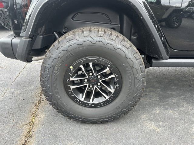 New 2025 Jeep Wrangler Rubicon w/ XTREMEE 35" Tire Package image 17
