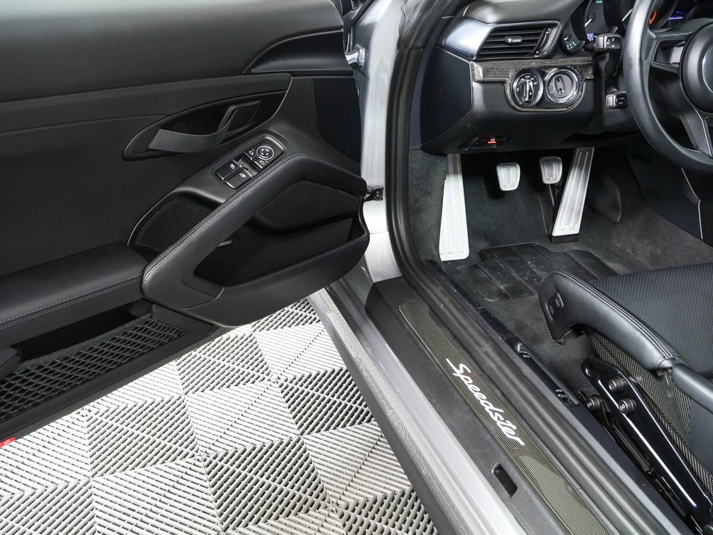 Certified 2019 Porsche 911 Speedster image 8