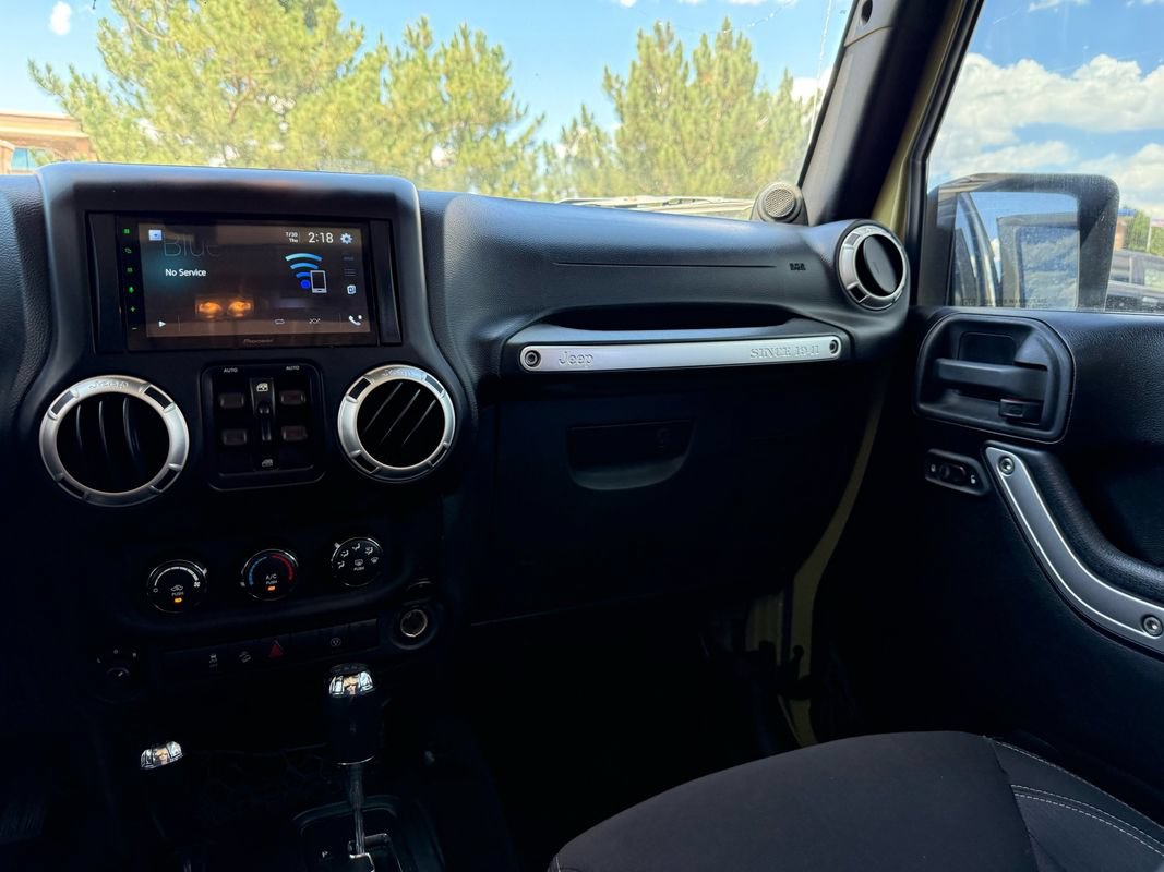 Used 2013 Jeep Wrangler Unlimited Sahara w/ Connectivity Group AWD/4WD image 23