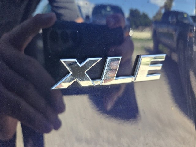 Used 2023 Toyota RAV4 XLE Premium FWD image 16