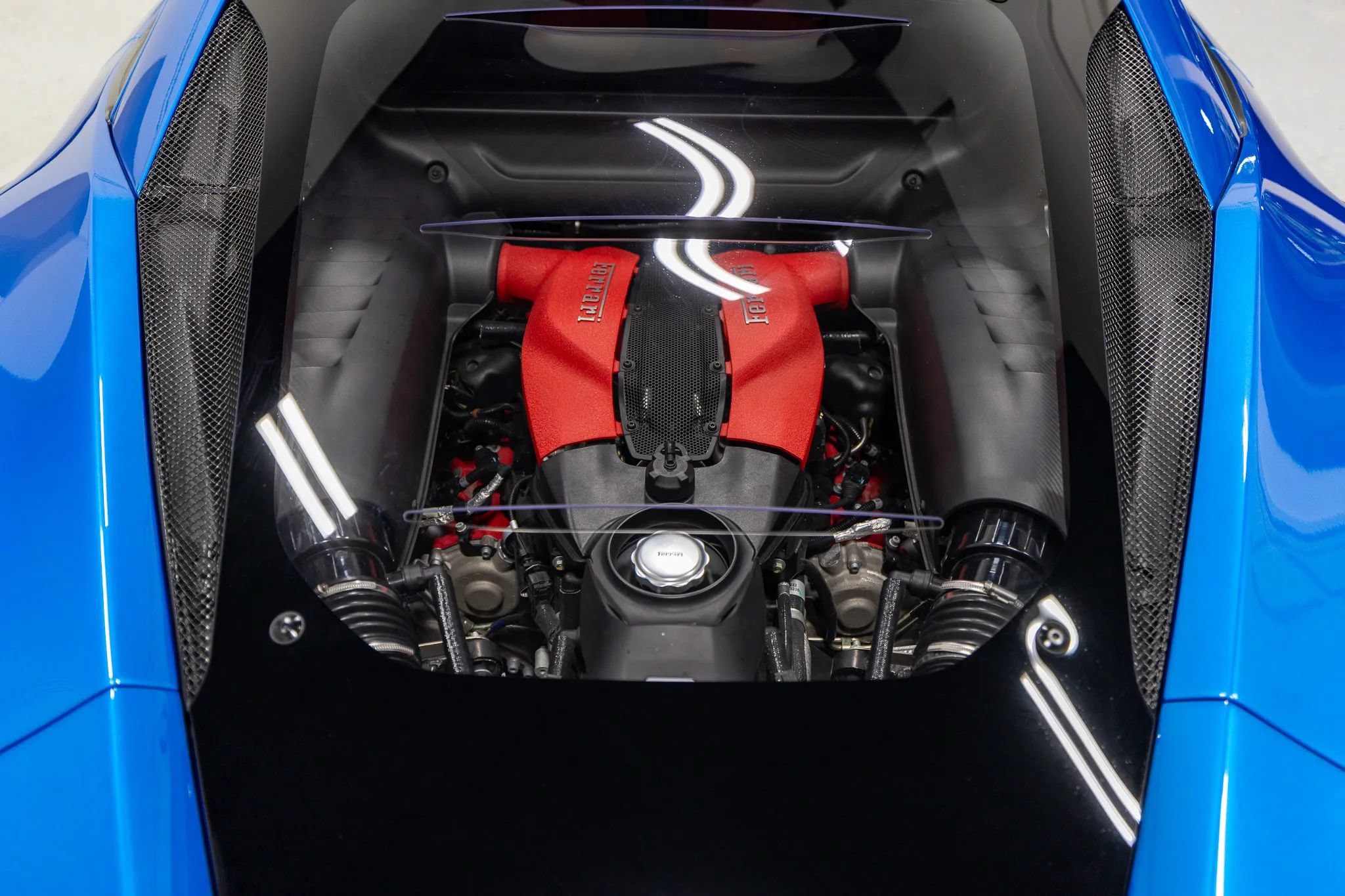 Used 2020 Ferrari F8 Tributo RWD image 19