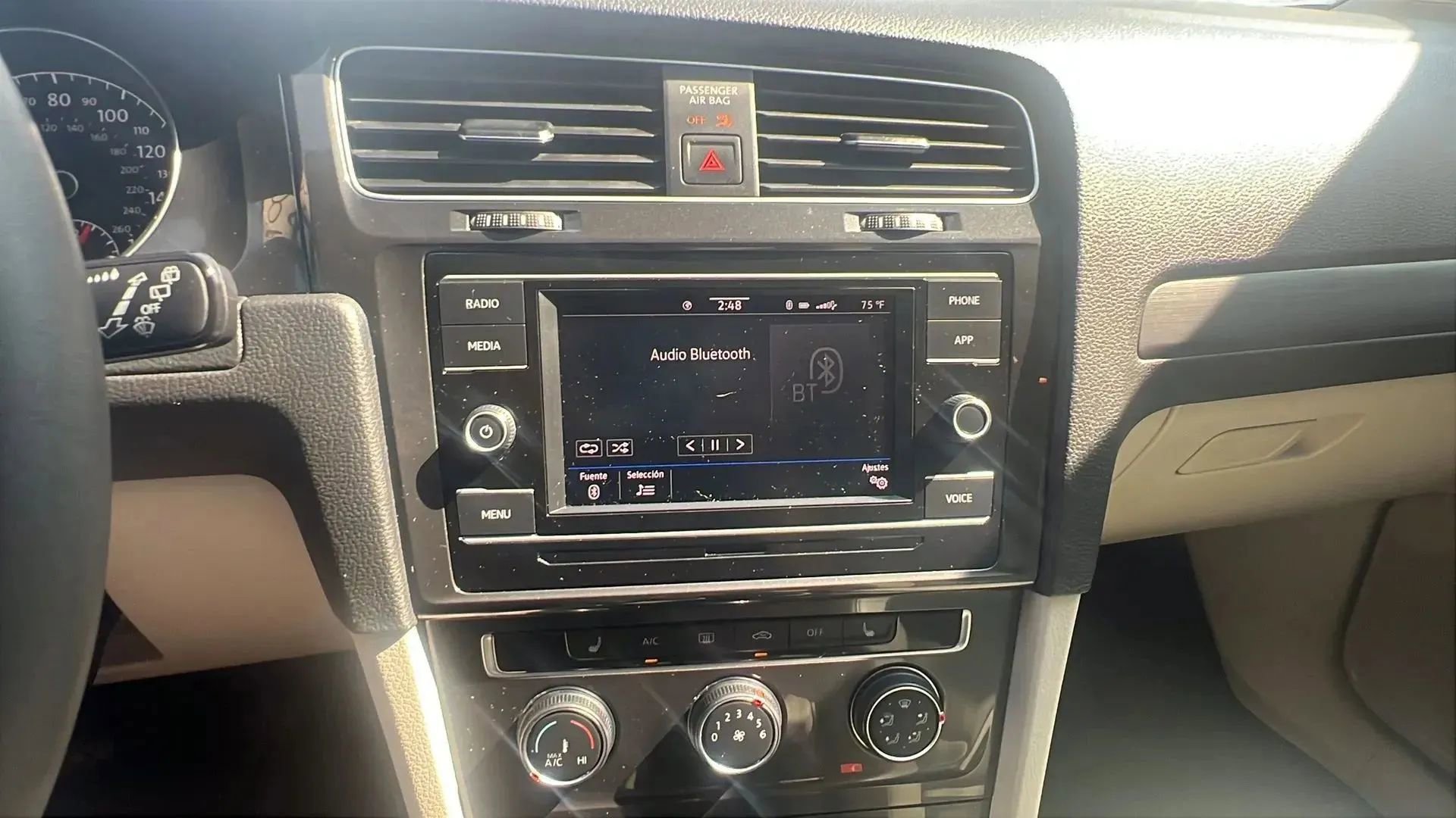 Used 2020 Volkswagen Golf 4-Door image 17