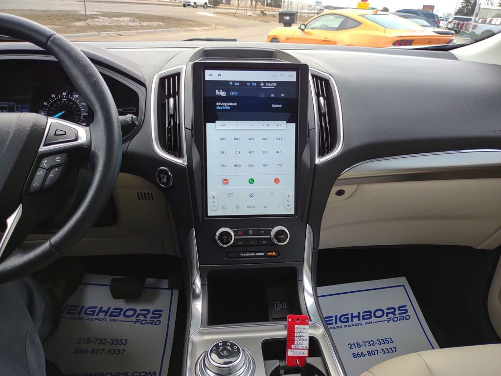 Used 2022 Ford Edge Titanium w/ Class II Trailer Tow Package image 17