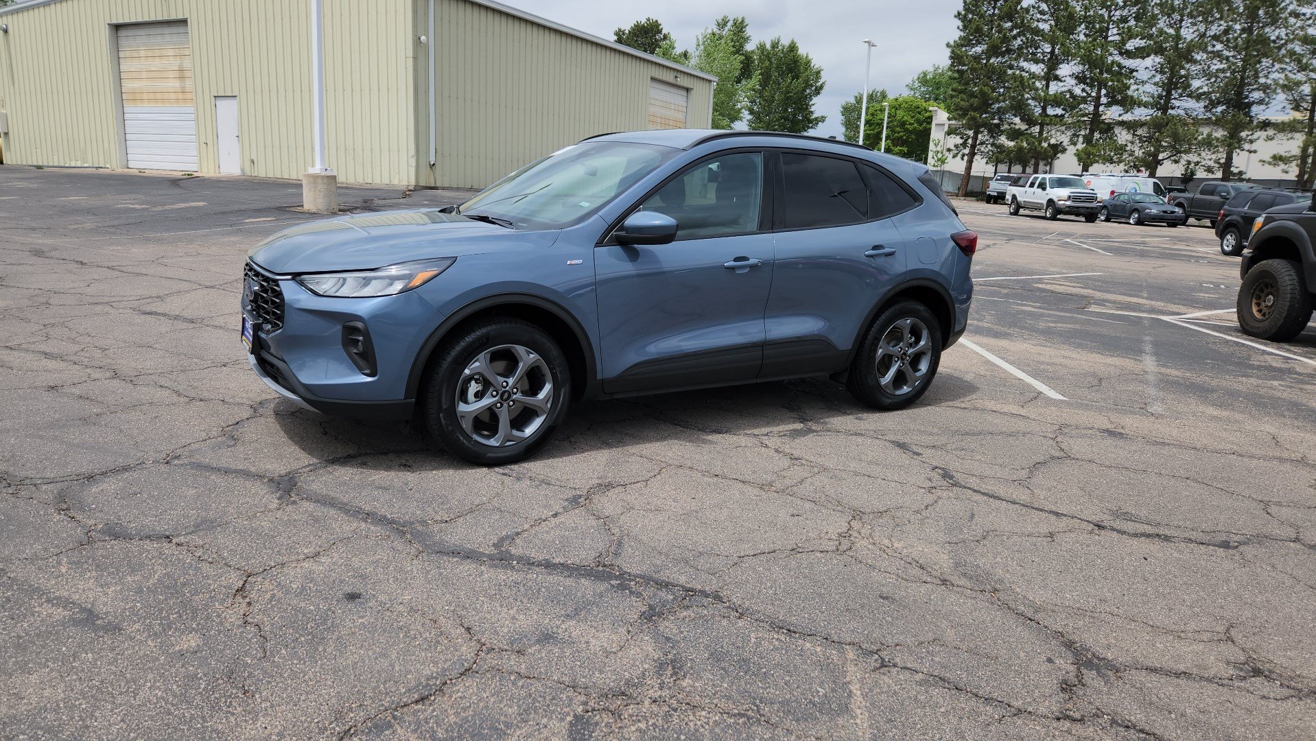 Certified 2025 Ford Escape ST-Line Select AWD/4WD image 4