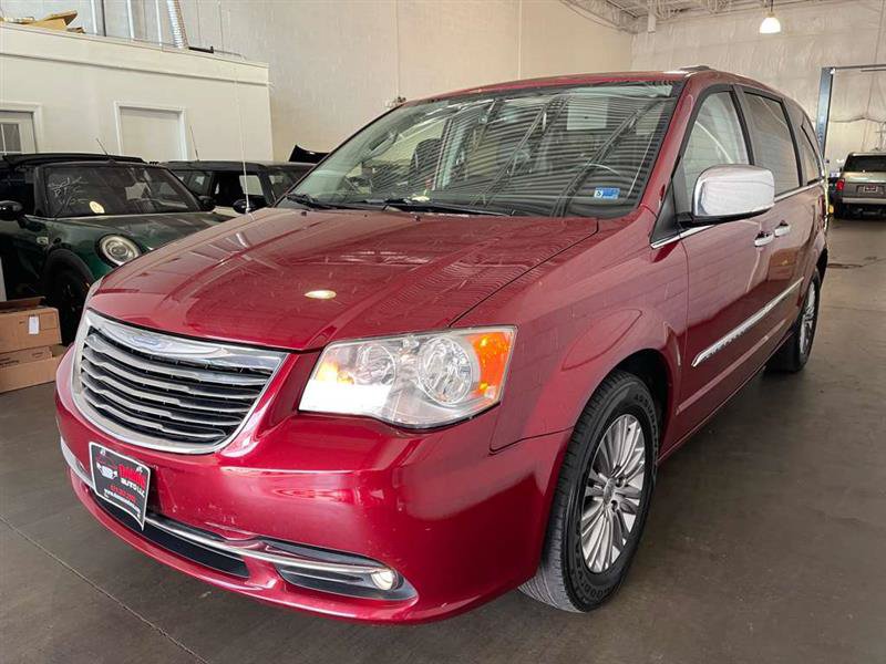 Used 2015 Chrysler Town & Country Touring-L w/ Driver Convenience Group FWD image 1