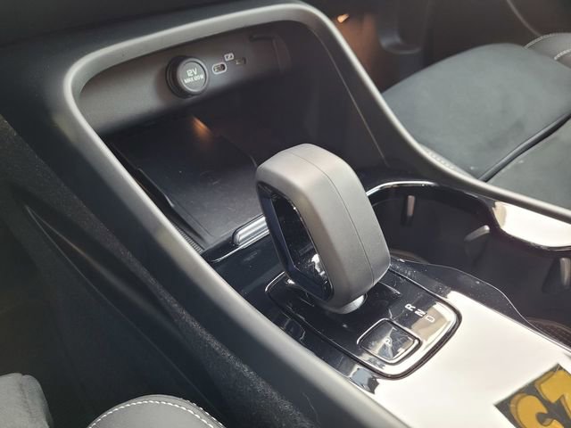 Used 2023 Volvo C40 P8 Recharge Ultimate w/ Protection Package Premier image 12