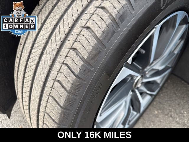 Used 2024 Cadillac Lyriq Sport image 8