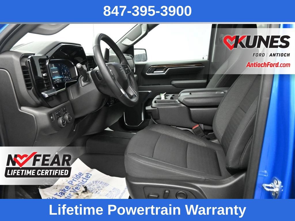 Used 2025 Chevrolet Silverado 1500 LT Trail Boss w/ LPO, Dark Essentials Package AWD/4WD image 12