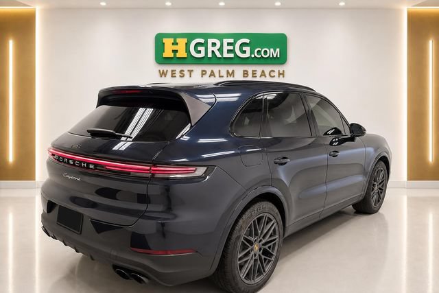 Used 2024 Porsche Cayenne AWD/4WD image 6