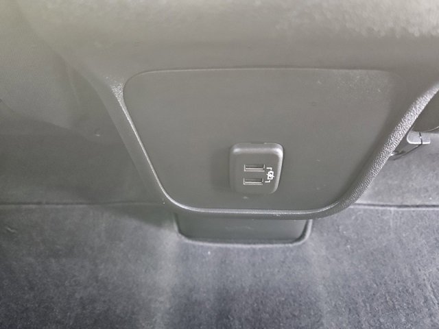 Used 2022 GMC Terrain SLE w/ Driver Convenience Package image 16