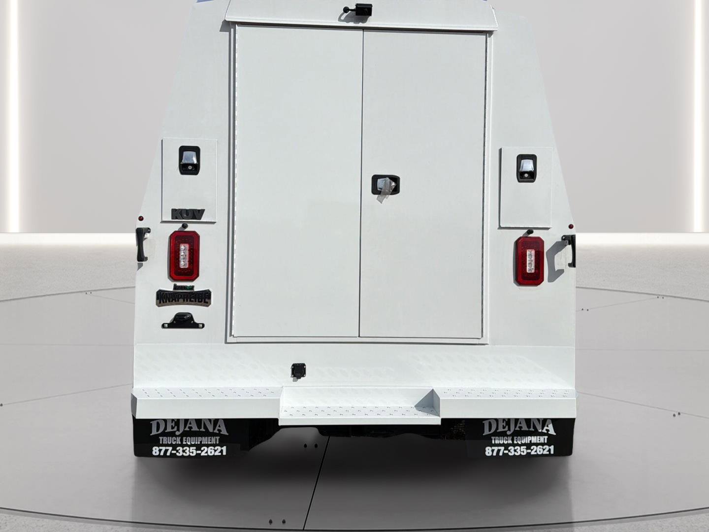 New 2026 Ford F550 4x4 Crew Cab image 22