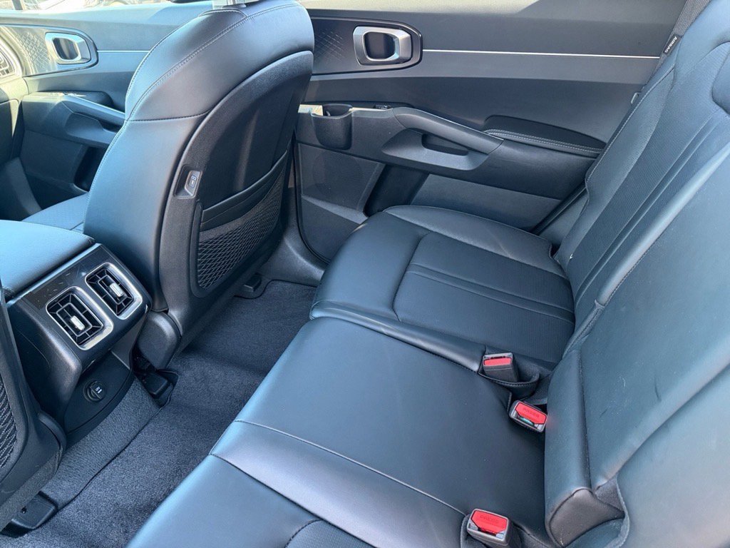 Used 2024 Kia Sorento S w/ Panoramic Sunroof Package image 13