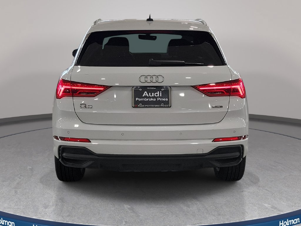 Used 2024 Audi Q3 2.0T Premium w/ Convenience Package AWD/4WD image 7
