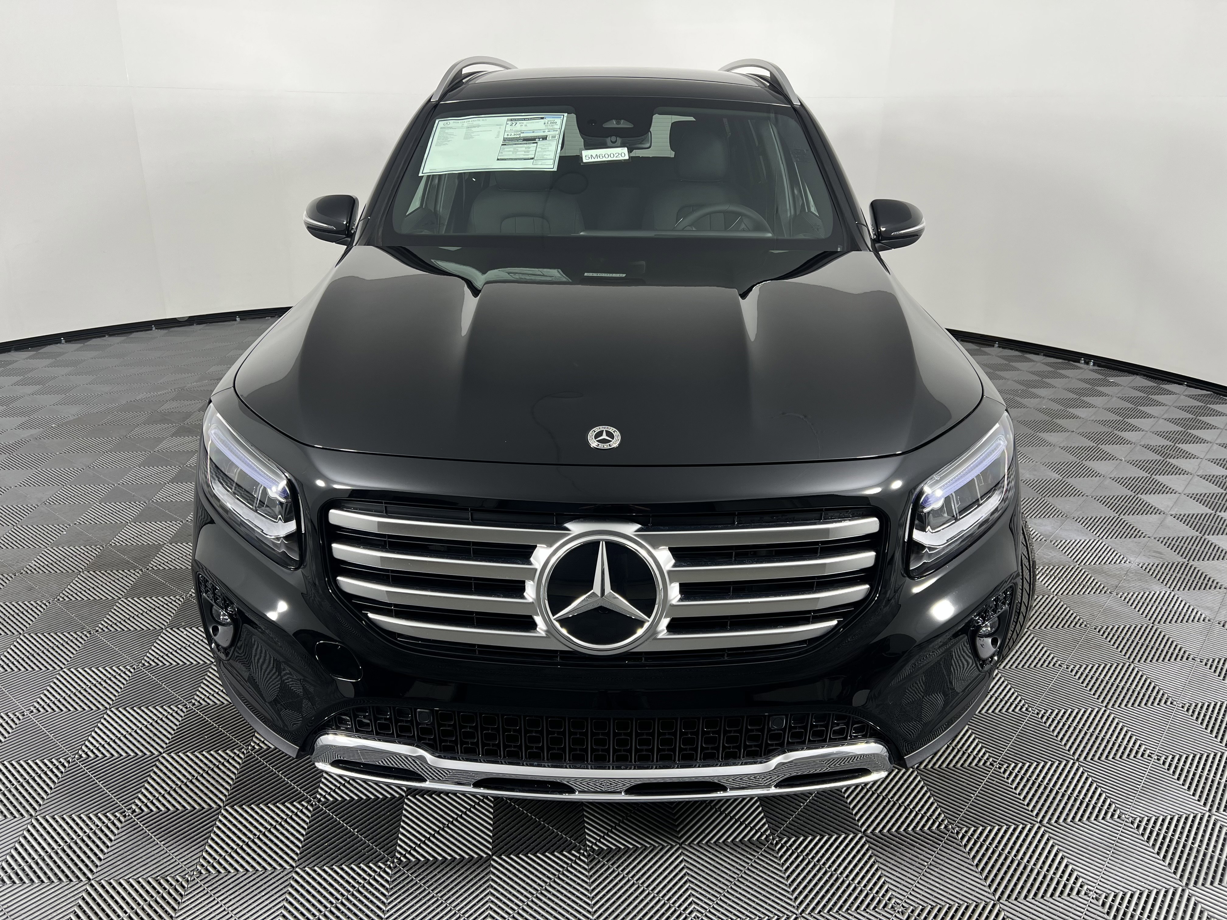 Used 2026 Mercedes-Benz GLB 250 4MATIC image 5