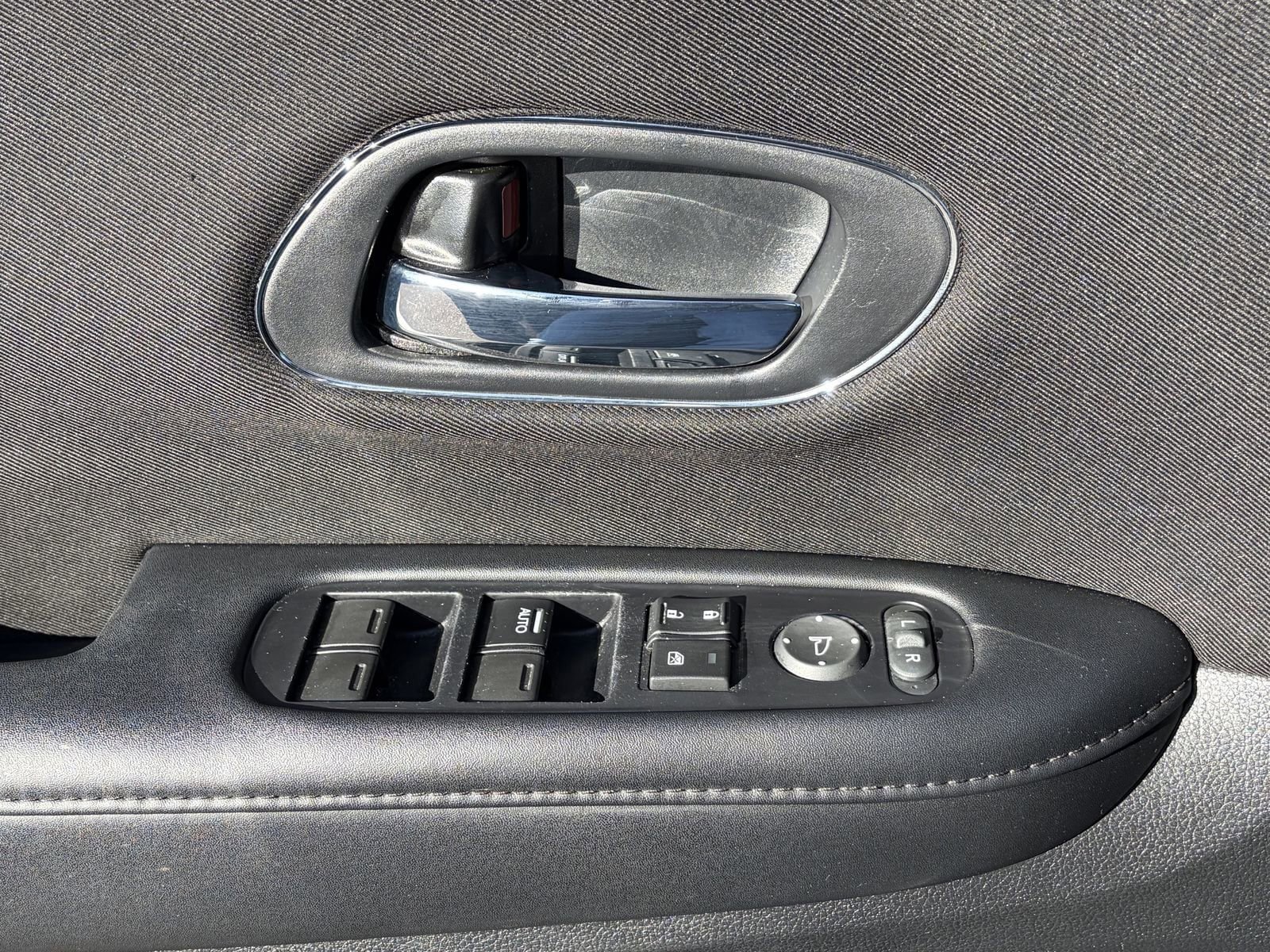 Used 2018 Honda HR-V EX image 23