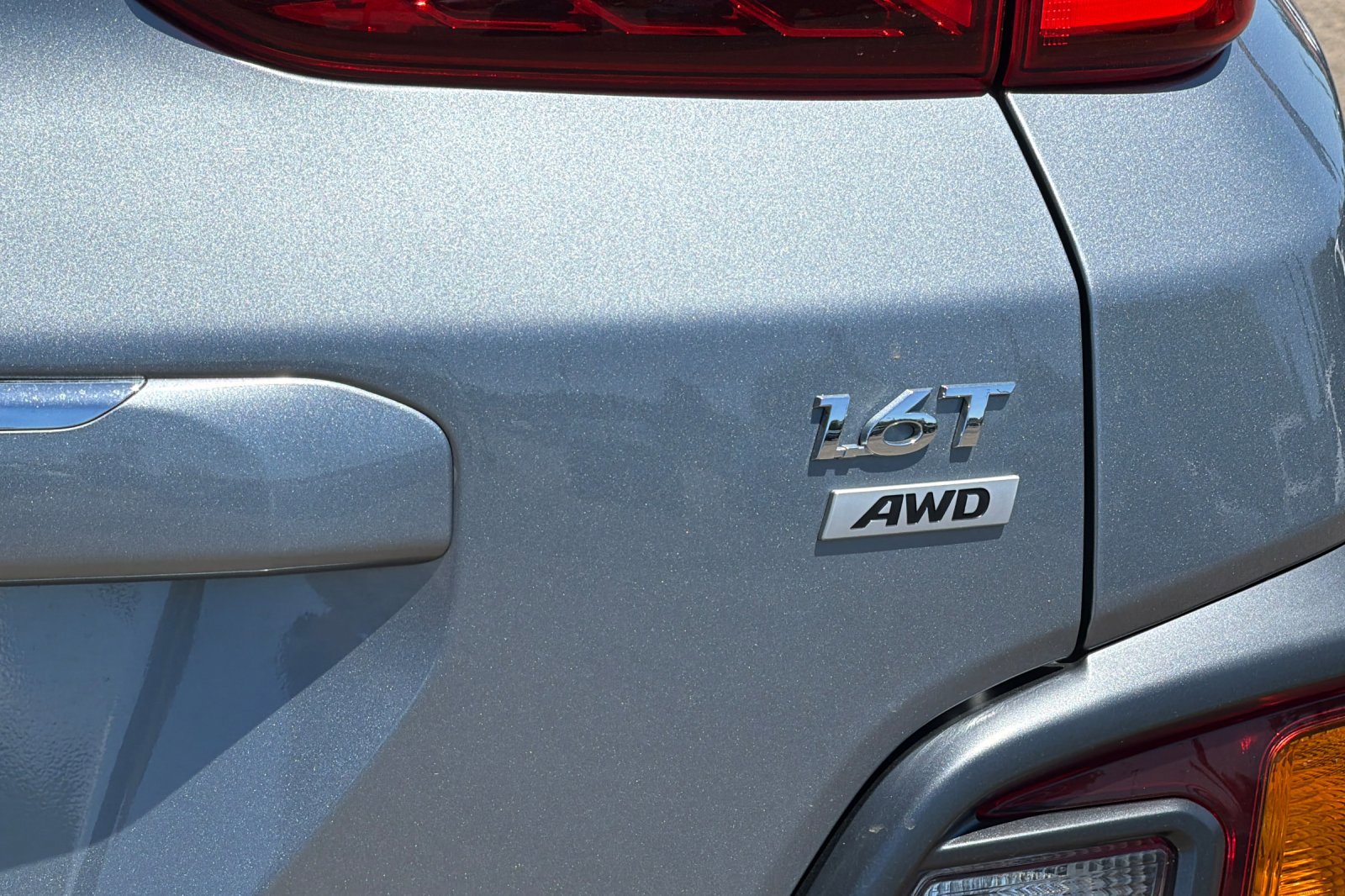 Used 2021 Hyundai Kona Limited w/ Cargo Package AWD/4WD image 8