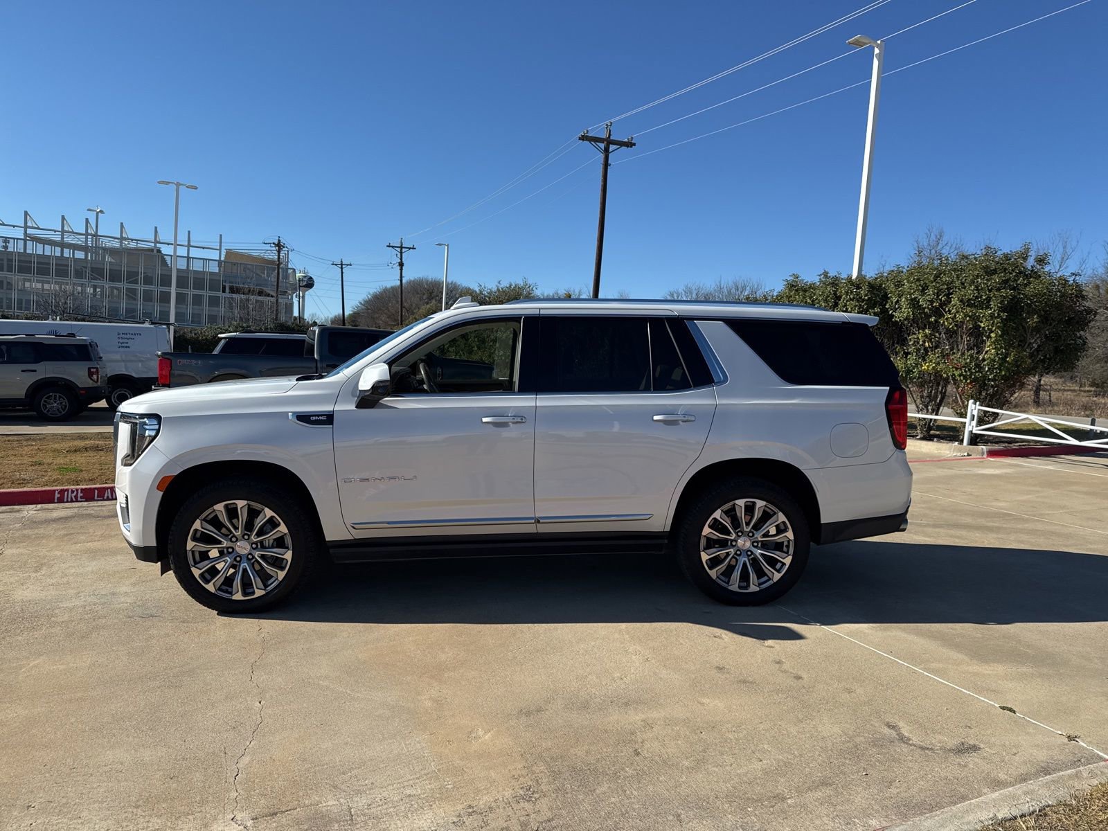 Used 2021 GMC Yukon Denali w/ Denali Ultimate Package image 2