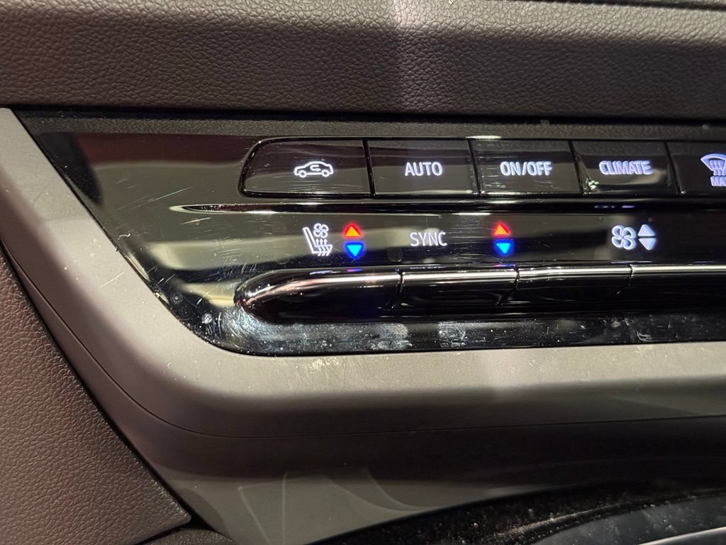 Used 2023 Buick Envision Avenir AWD/4WD image 30