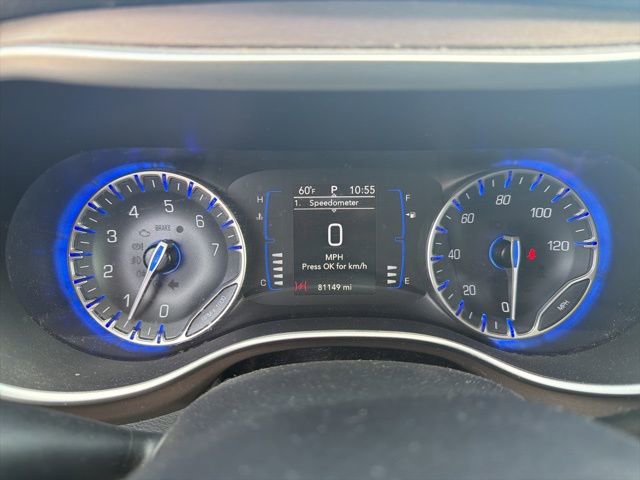 Used 2019 Chrysler Pacifica Touring-L image 10