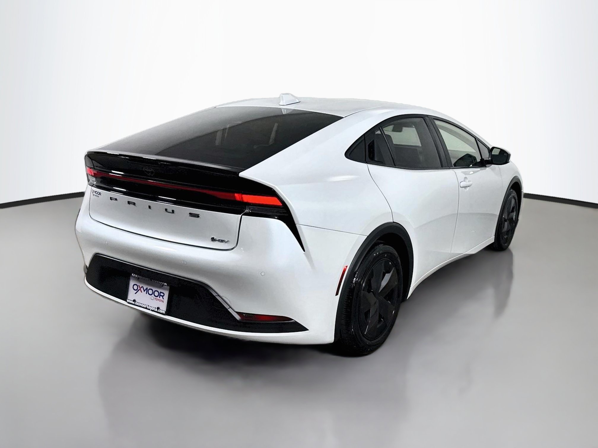 Used 2024 Toyota Prius LE FWD image 7