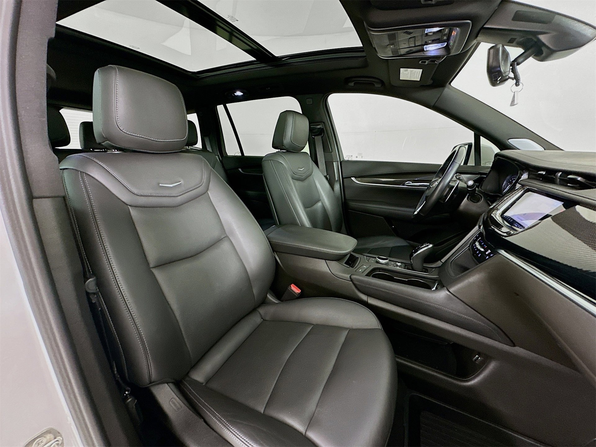 Used 2023 Cadillac XT6 Sport w/ Technology Package image 32