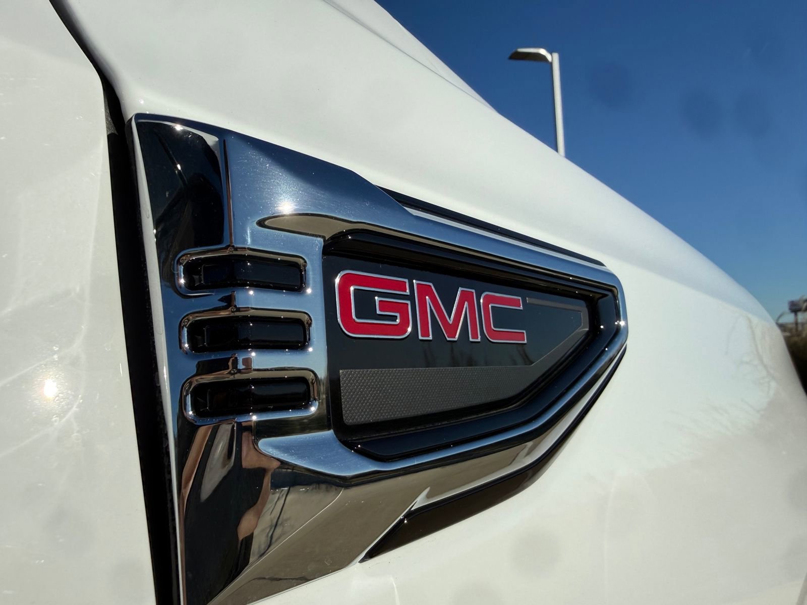 Used 2025 GMC Yukon Elevation image 11