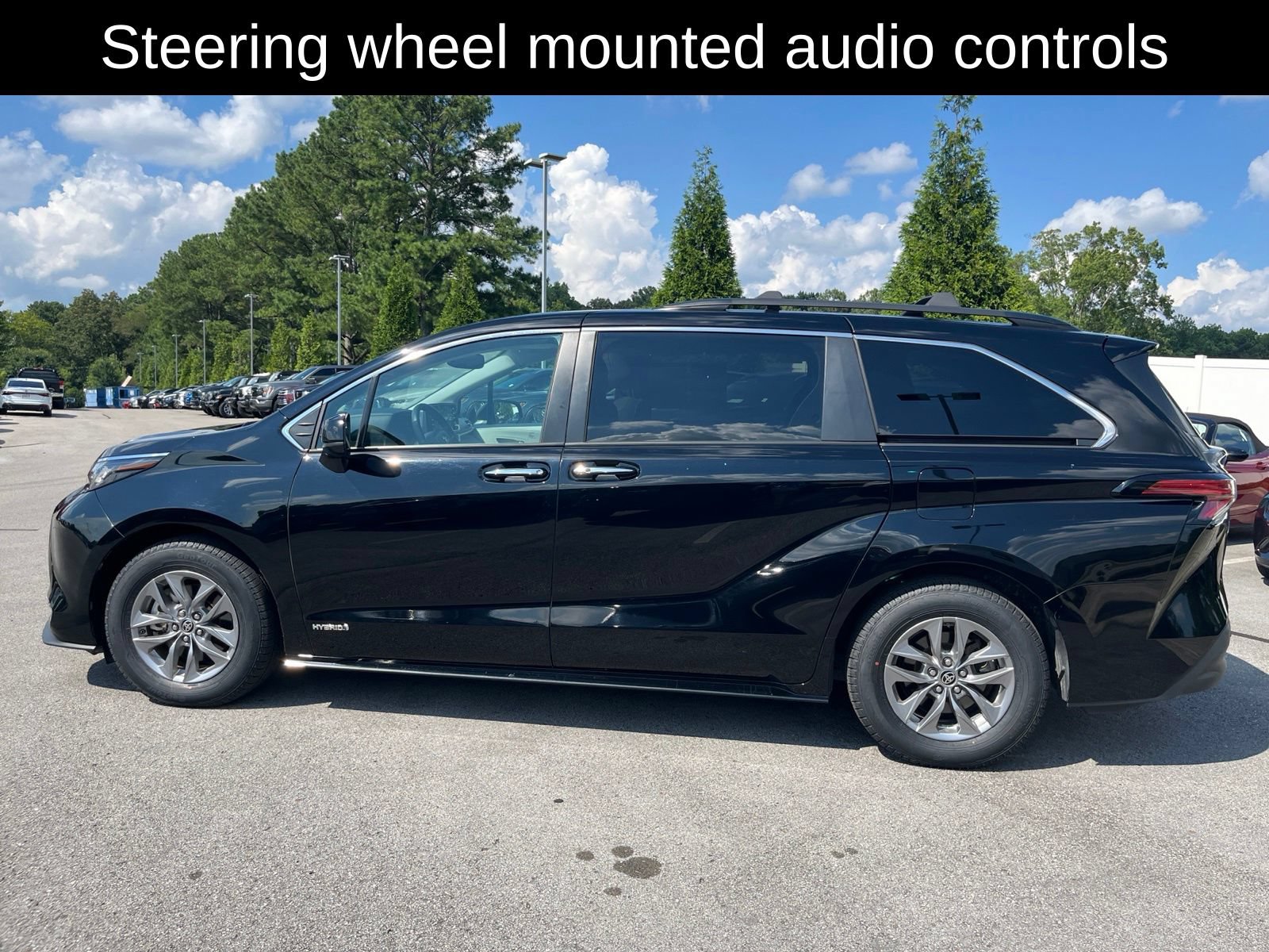 Used 2021 Toyota Sienna XLE FWD image 7