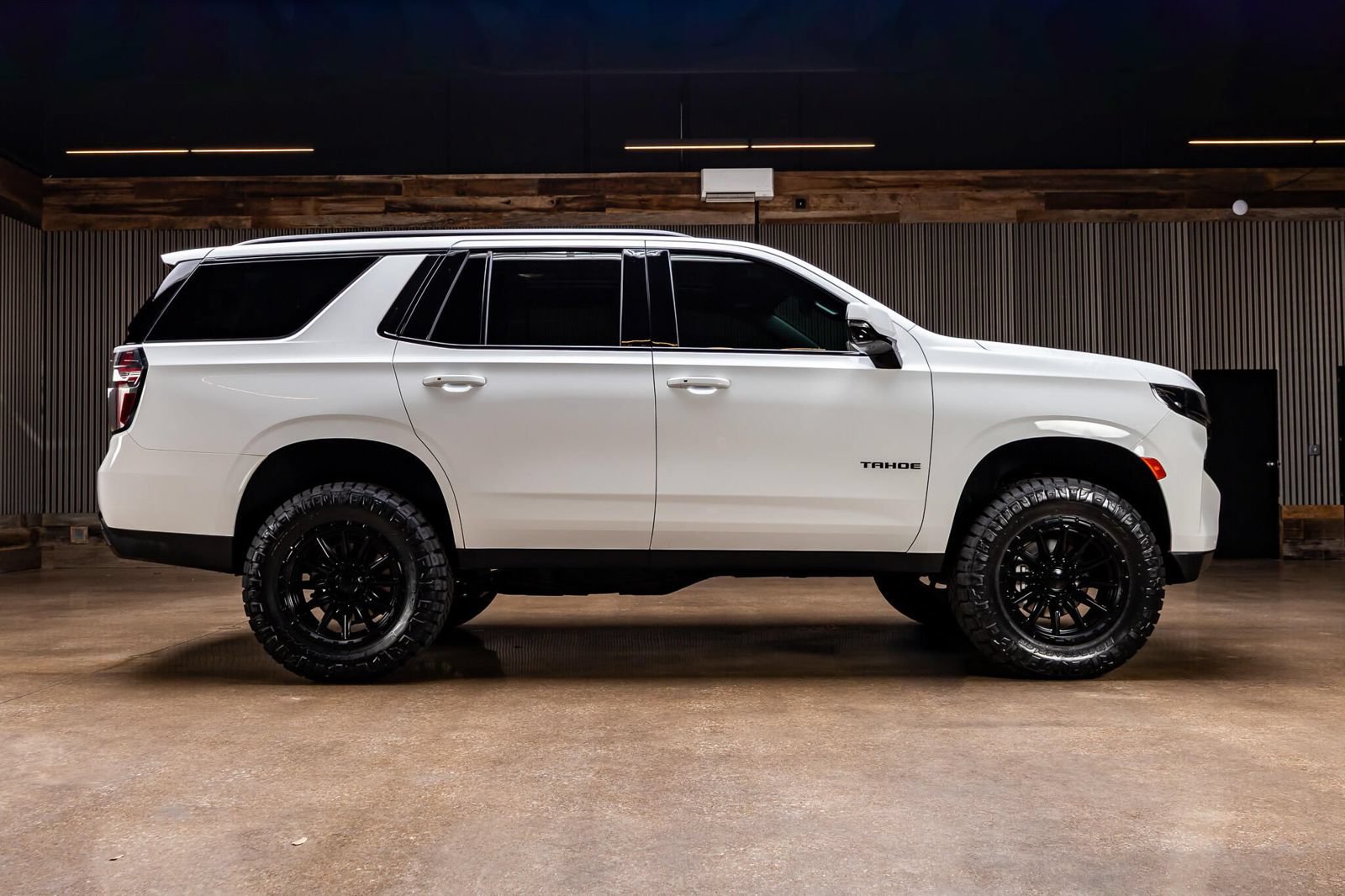 Used 2024 Chevrolet Tahoe RST w/ Luxury Package AWD/4WD image 11