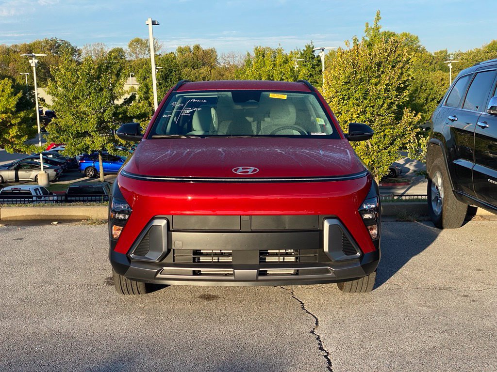 Used 2026 Hyundai Kona SEL Premium FWD image 2